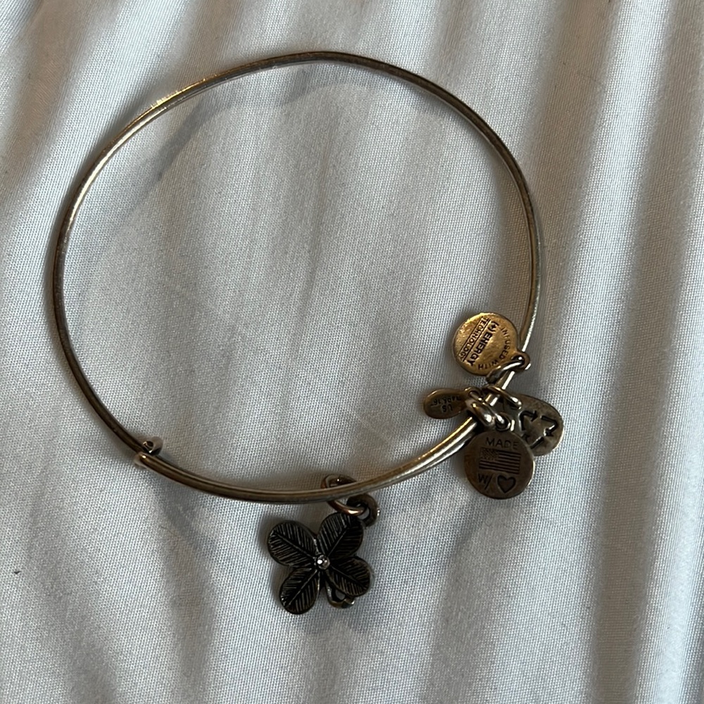 Four leaf clover Alex and Ani bracelet